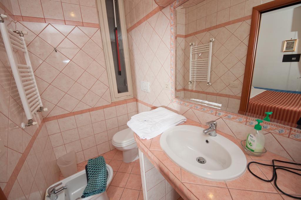 Suites Oliveri Viale Marconi Рим Экстерьер фото