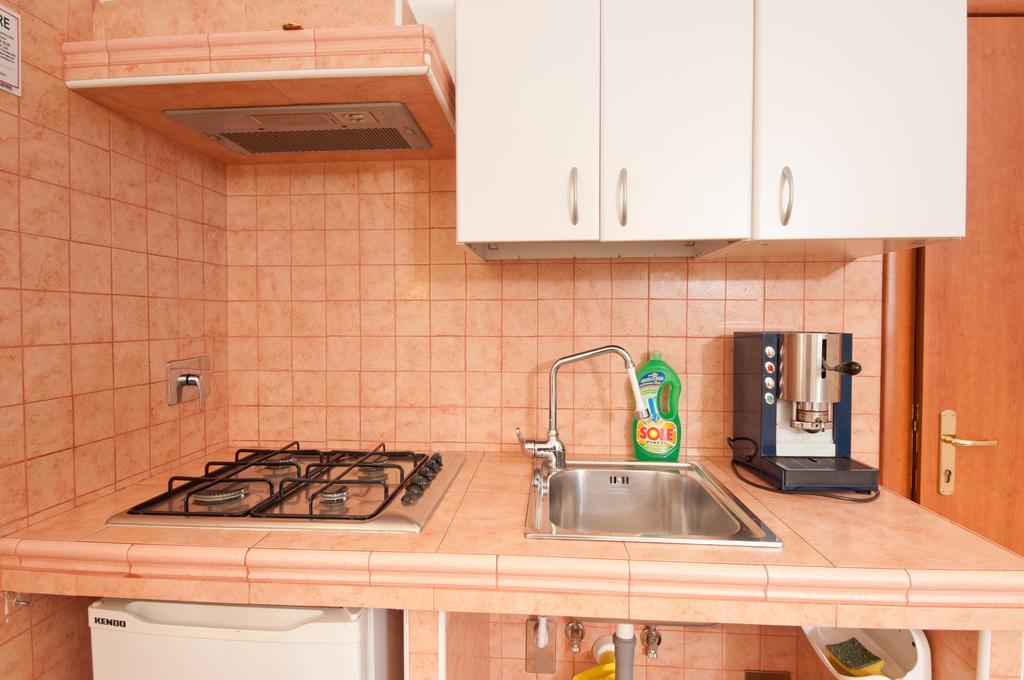Suites Oliveri Viale Marconi Рим Экстерьер фото
